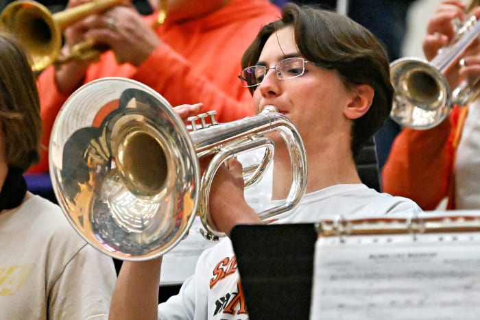 a Silverton Crater 5A Oregon girls basketball final 2024 Leon Neuschwander 16